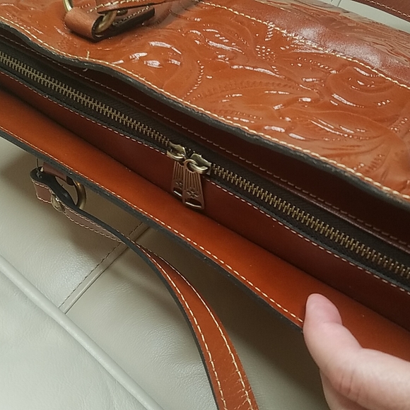 Patricia Nash alessano tooled tote NWT - Picture 4 of 8